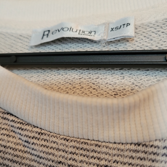 Soft Lace Shoulder Sweater. - Picture 4 of 4